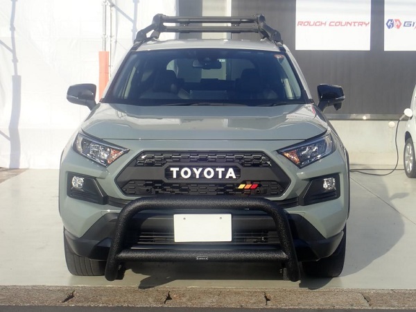 RAV4のタコマ風グリルの車検合否はミリ波レーダー移設なしがポイント