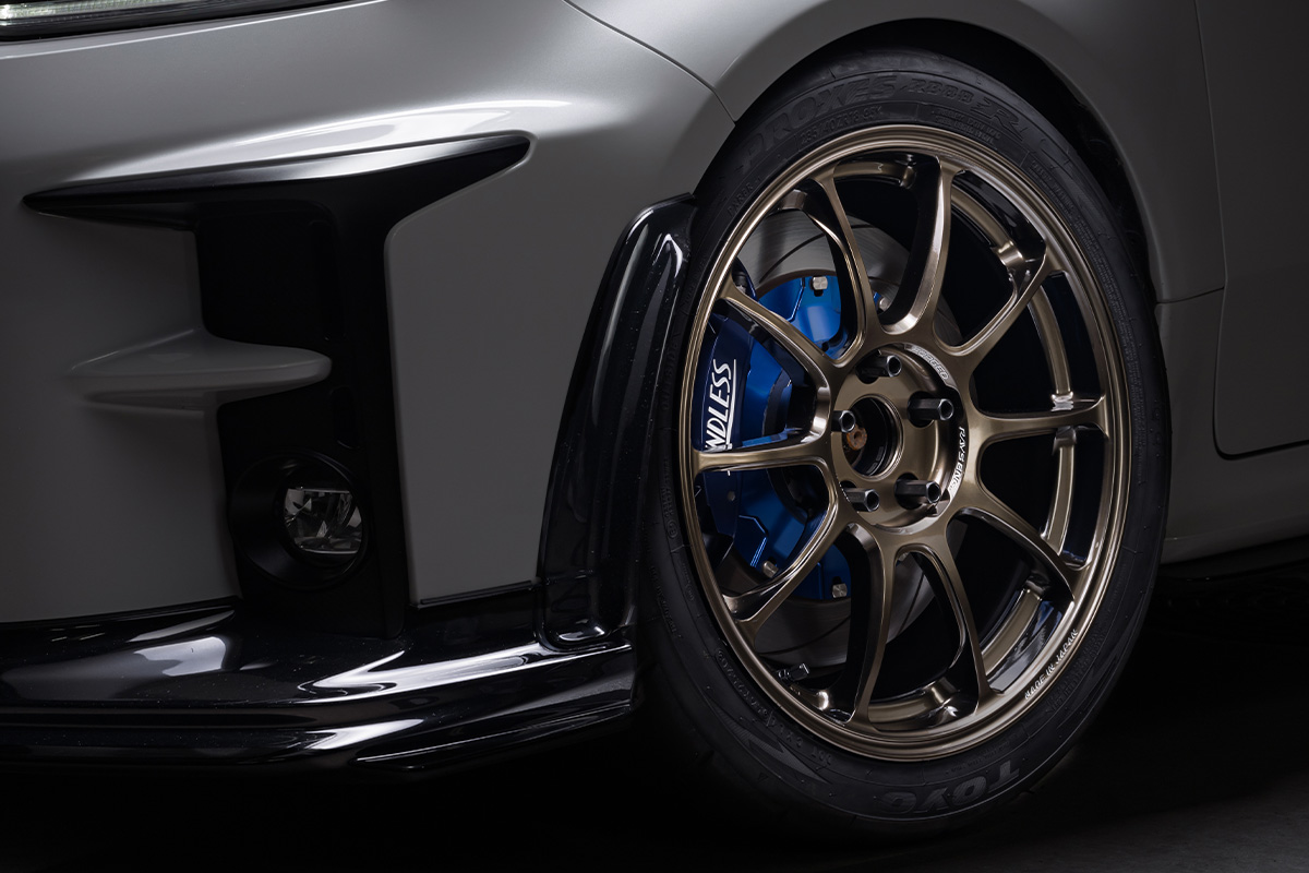 打倒サンナナ!? RAYS VOLK RACING「ZE40」のスリムな10スポーク造形の