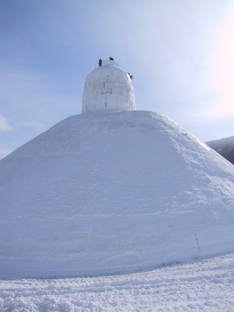 日本一の巨大雪だるま | 一般社団法人黒石観光協会