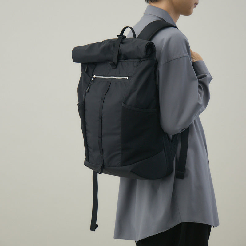 高密度織ナイロン ロールトップリュック 黒 豊岡産 – kuros.style