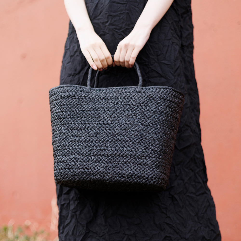 再入荷】ラフィア マルシェ カゴバッグ 黒 M – kuros.style
