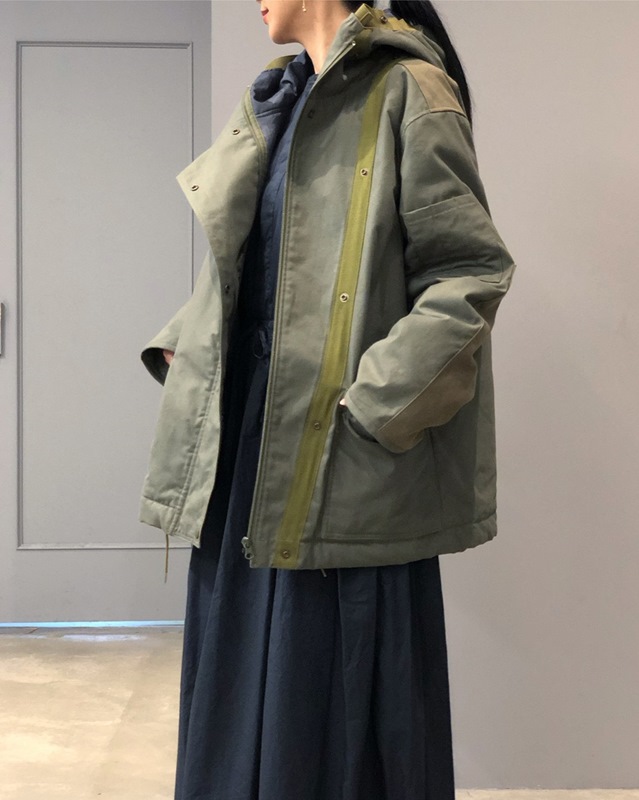 フランス軍のアノラックをベースにデザインされた「チマラ」らしい