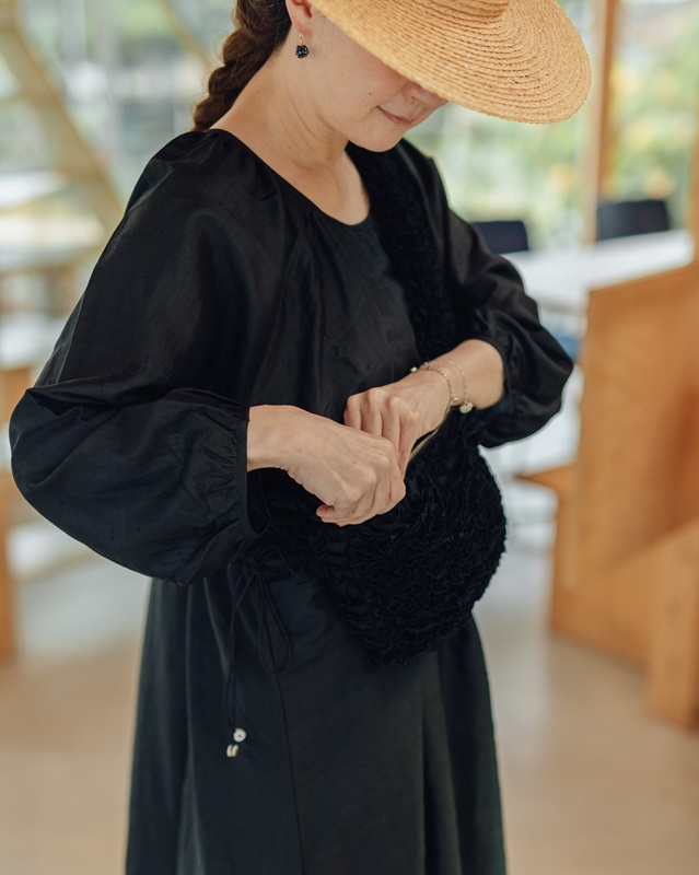 R&D.M.Co-（オールドマンズテーラー）」に別注した限定色のフリル