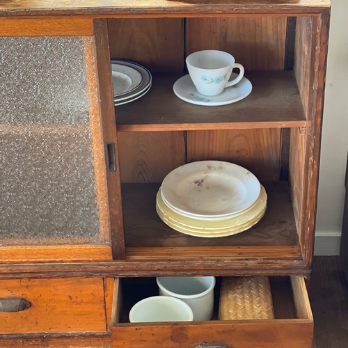 ダイヤガラスの棚」と合わせる雑貨 | 暮らしとおしゃれの編集室