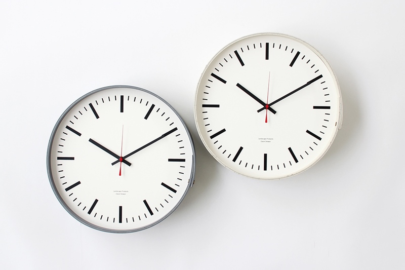 身近な建築素材で作られた「ランドスケーププロダクツ」のWall Clock
