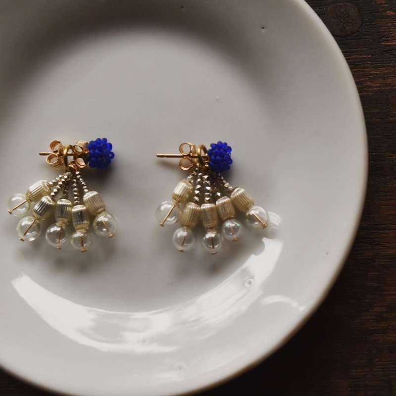 お守りのような存在「Niki.du.poulain」のアクセサリー | 暮らしと