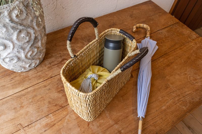 異国の地モロッコの職人が編む「warang wayan」のストローかごバッグ