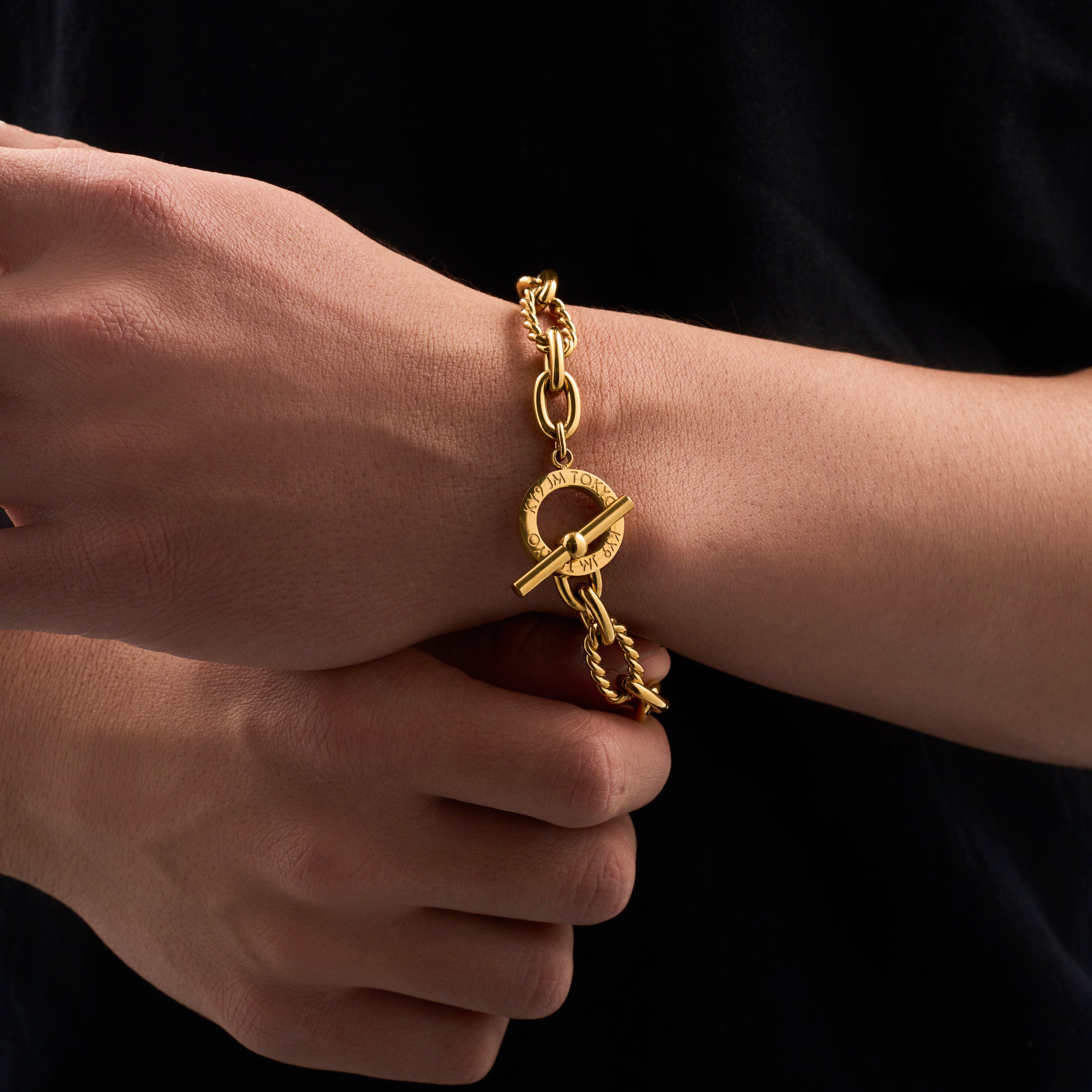 Nawa Toggle Bracelet (Gold) – KY9 JM