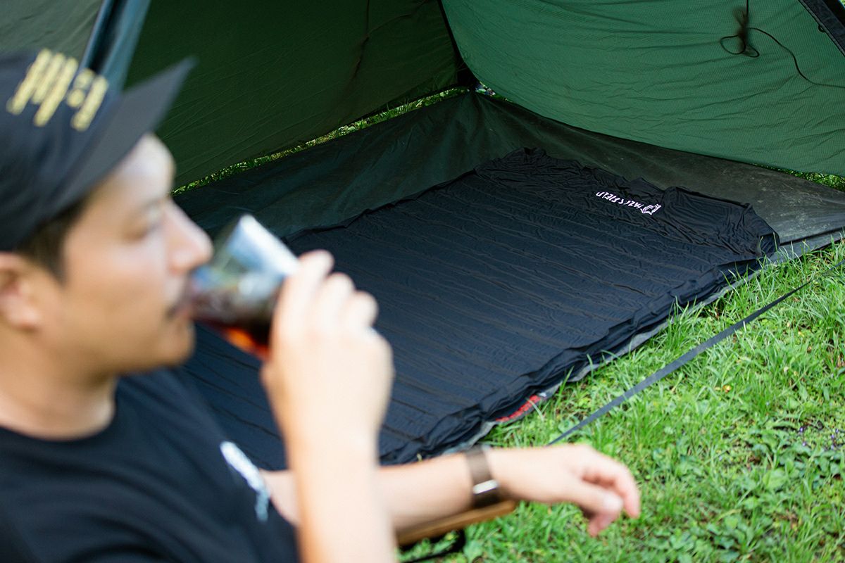 即納】HILLS FIELD 全自動キャンプマット – Black Label