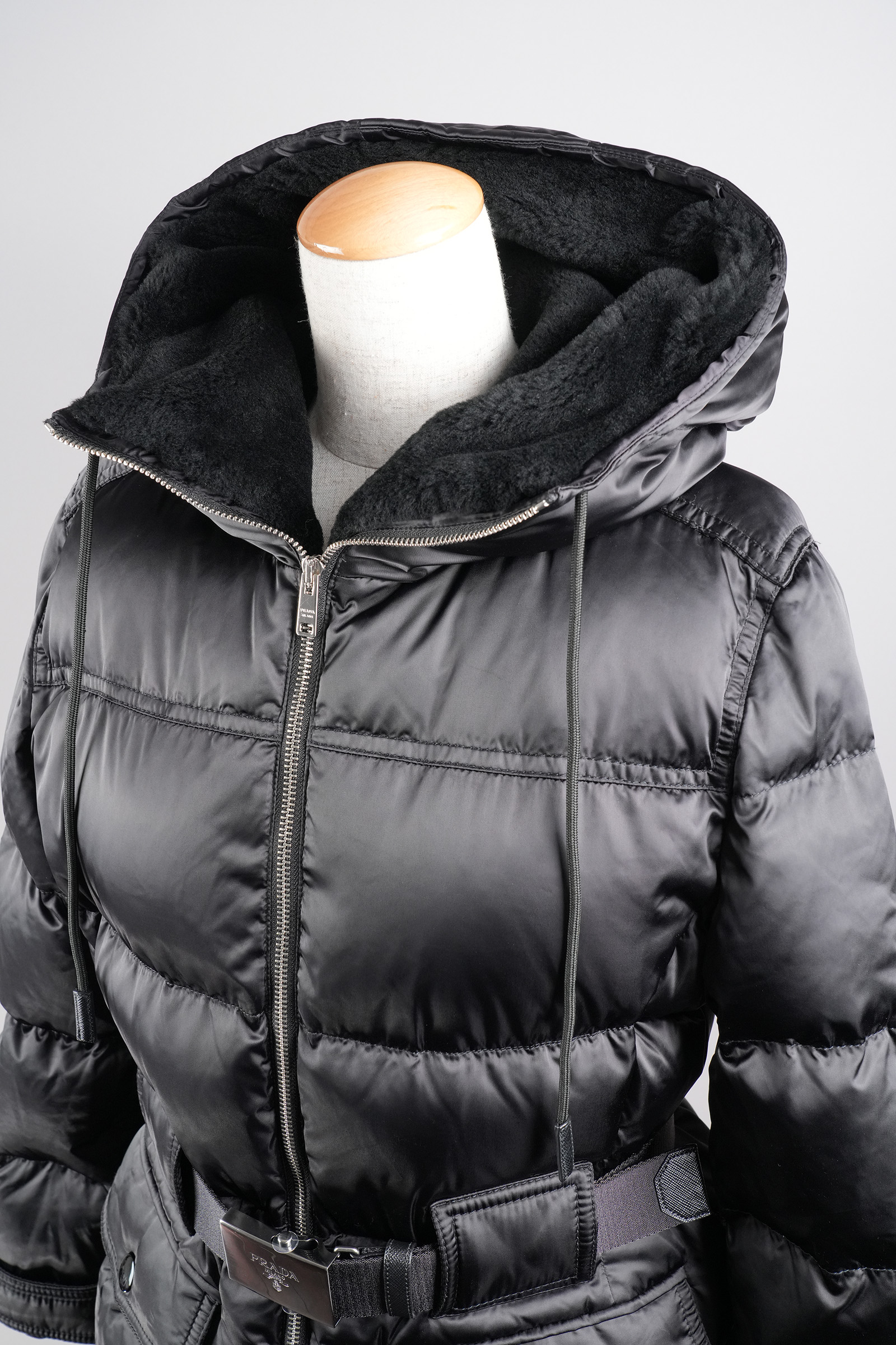 レンタル】プラダ ファー ダウンジャケット サイズ42 ブラック