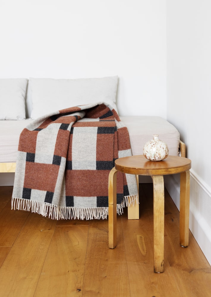 北欧デザインや織りの美しさを楽しむ、「モヘア」と「織柄」の