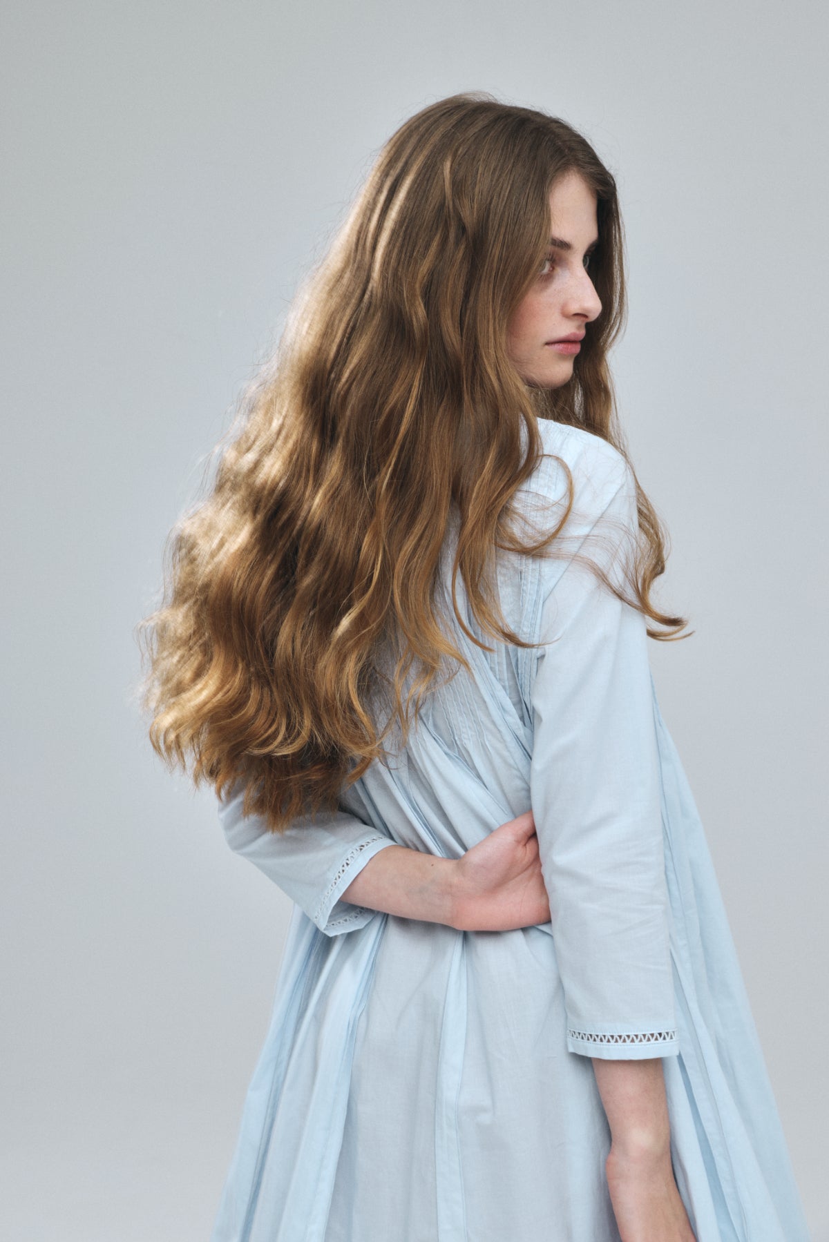 再入荷】Pin-tuck Lace Mini Dress – L'AUBE BLANC