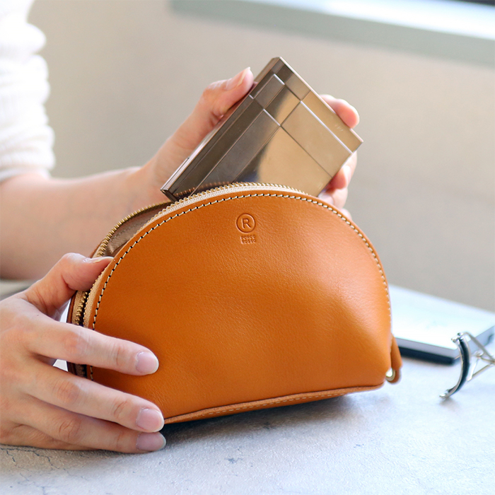 ラウンドポーチS[sokunou] ｜革鞄・革小物のPORCO ROSSO（ポルコロッソ）