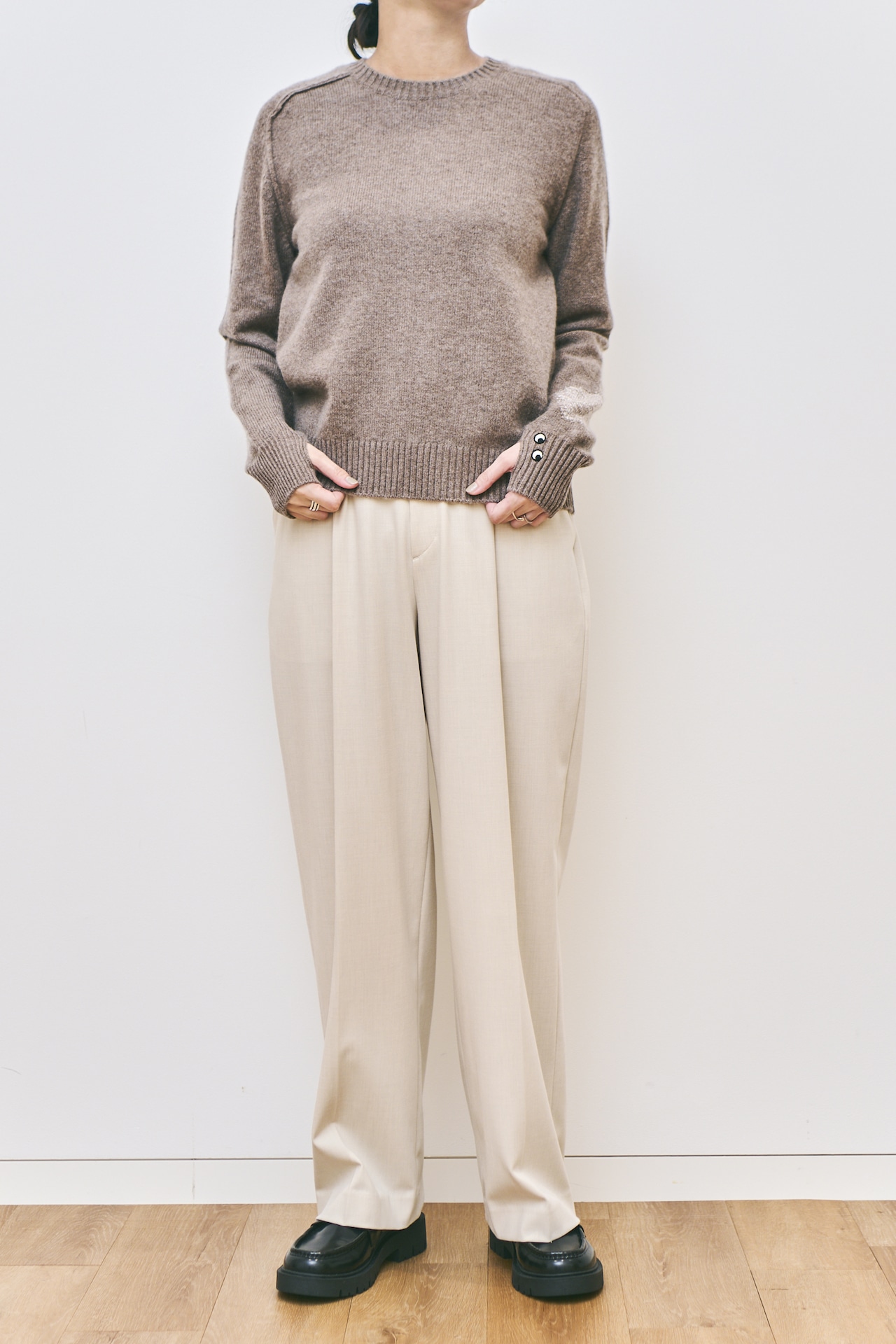 ユニクロ×アニヤ・ハインドマーチ】2024年冬の新作を試着！ニット