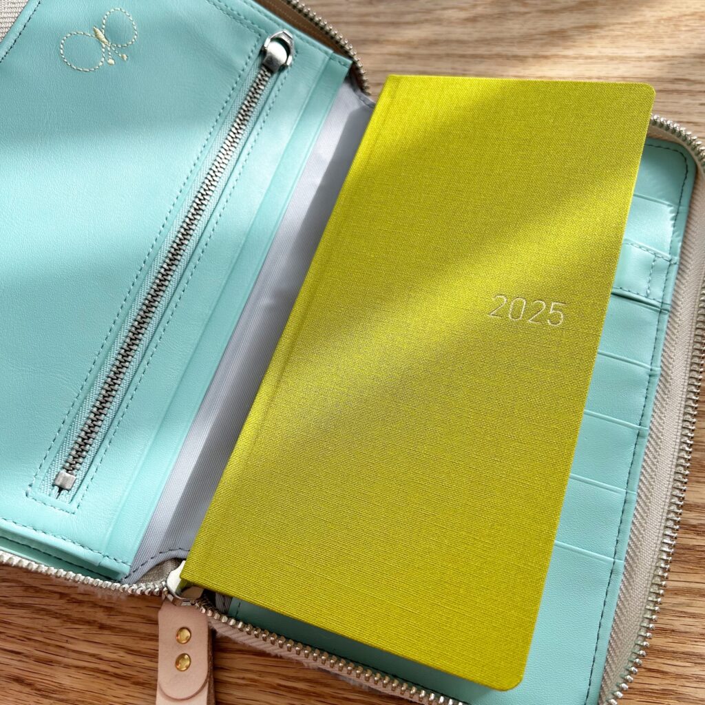私の2025年手帳【ほぼ日】ミナペルホネンカバーに。 | LEE