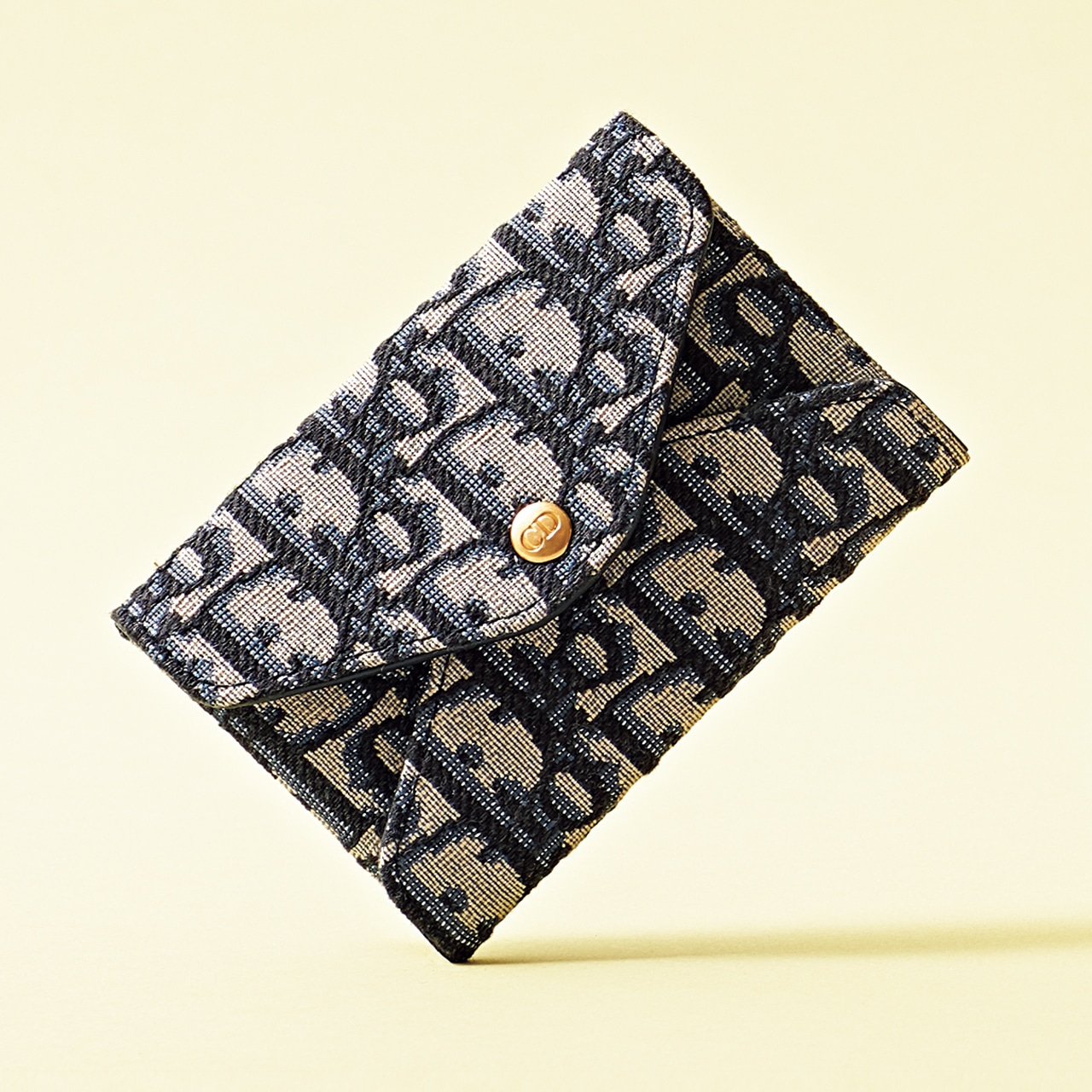 ディオールのスマート財布】カードケース付きの2WAY！手のひらに収まる