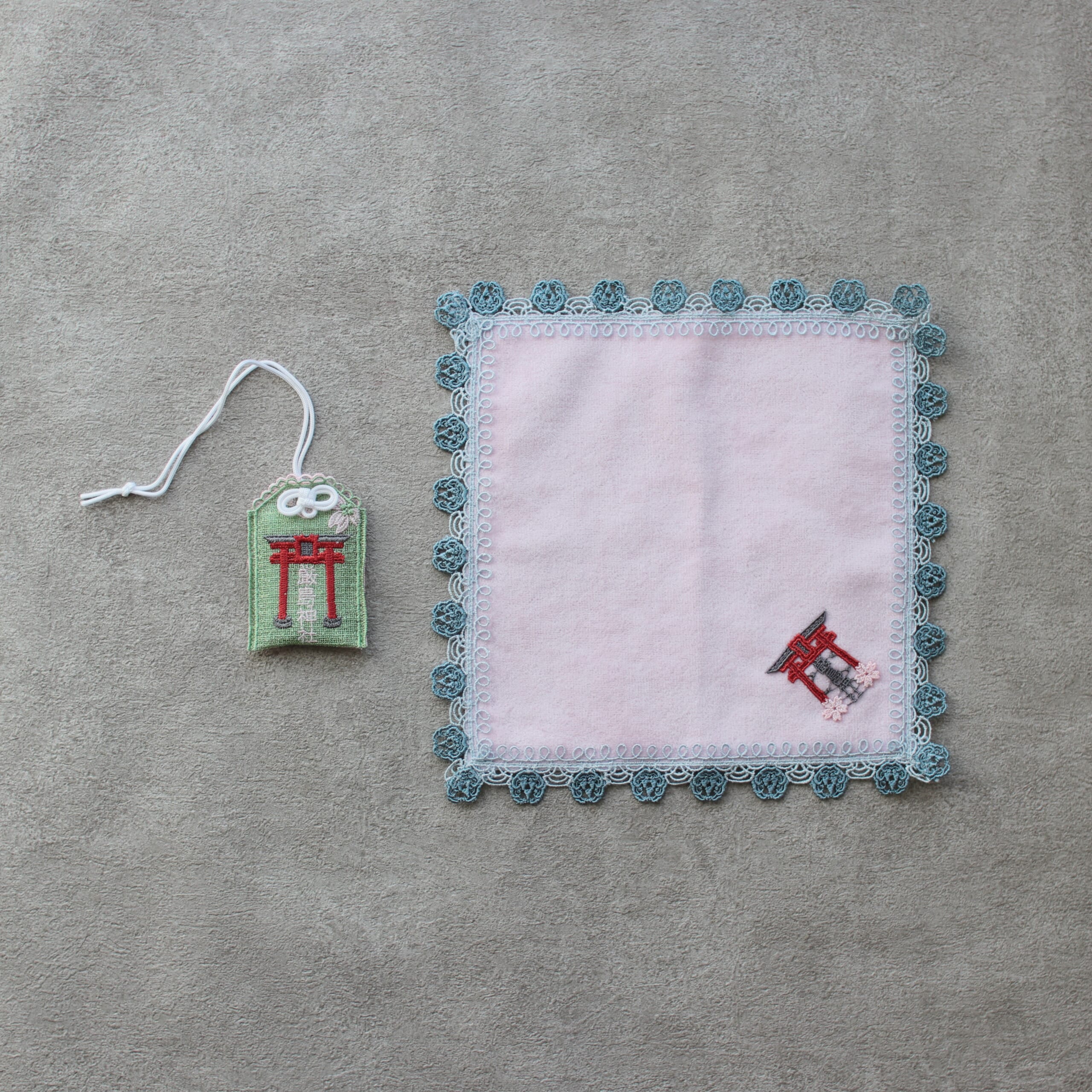 限定お守りつき【近沢レース店】×【元町厳島神社】コラボハンカチを