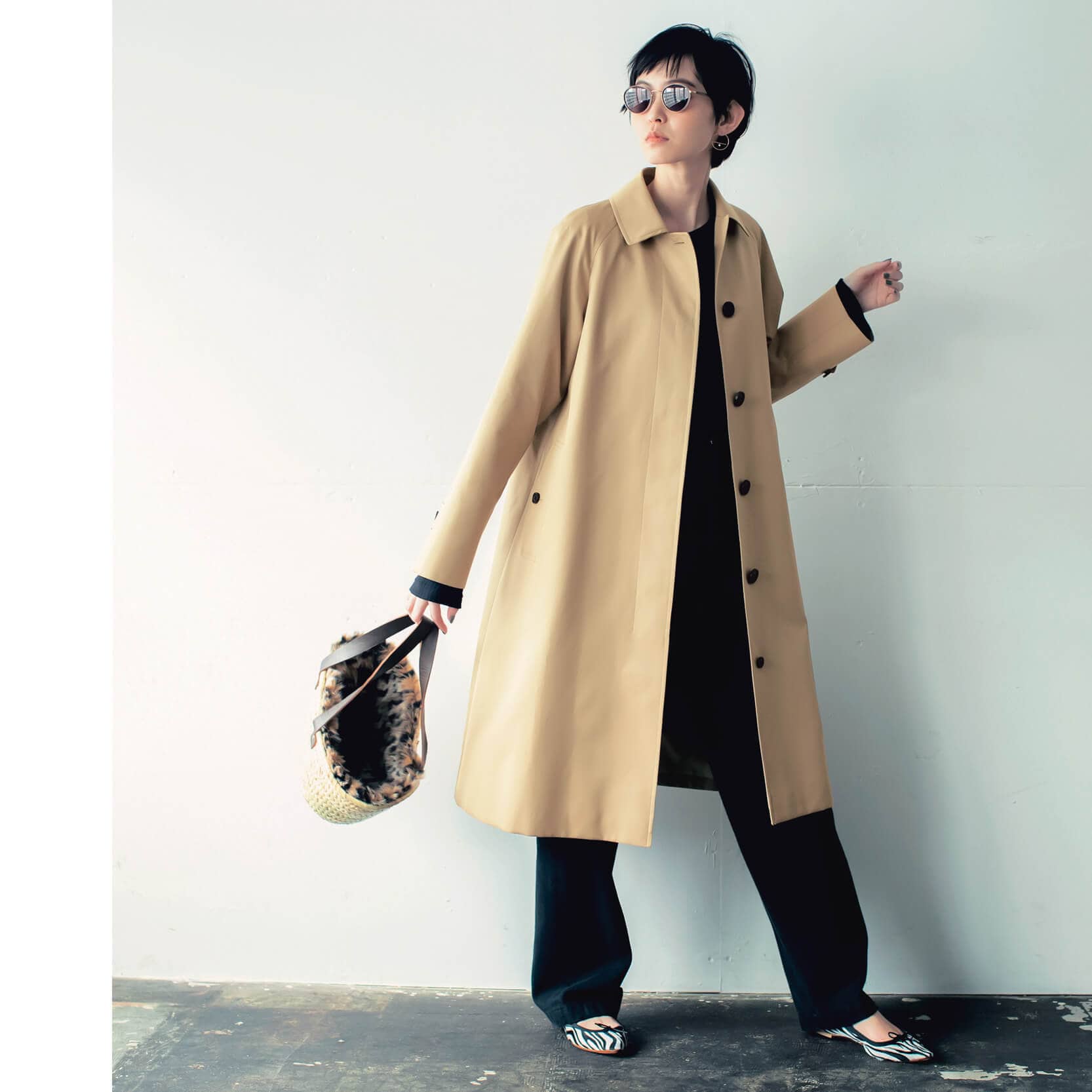 裾に向かって広がるAラインシルエットが魅力！ 名品ステンカラーコート