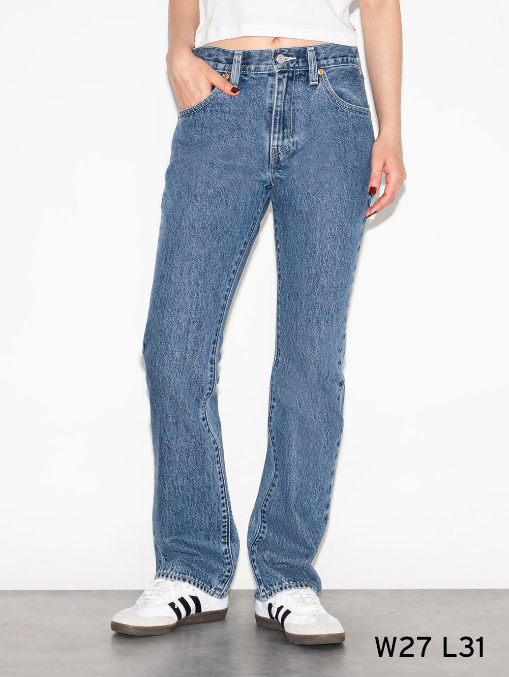 517™ ブーツカット ジーンズ ミディアムインディゴ – リーバイス®公式