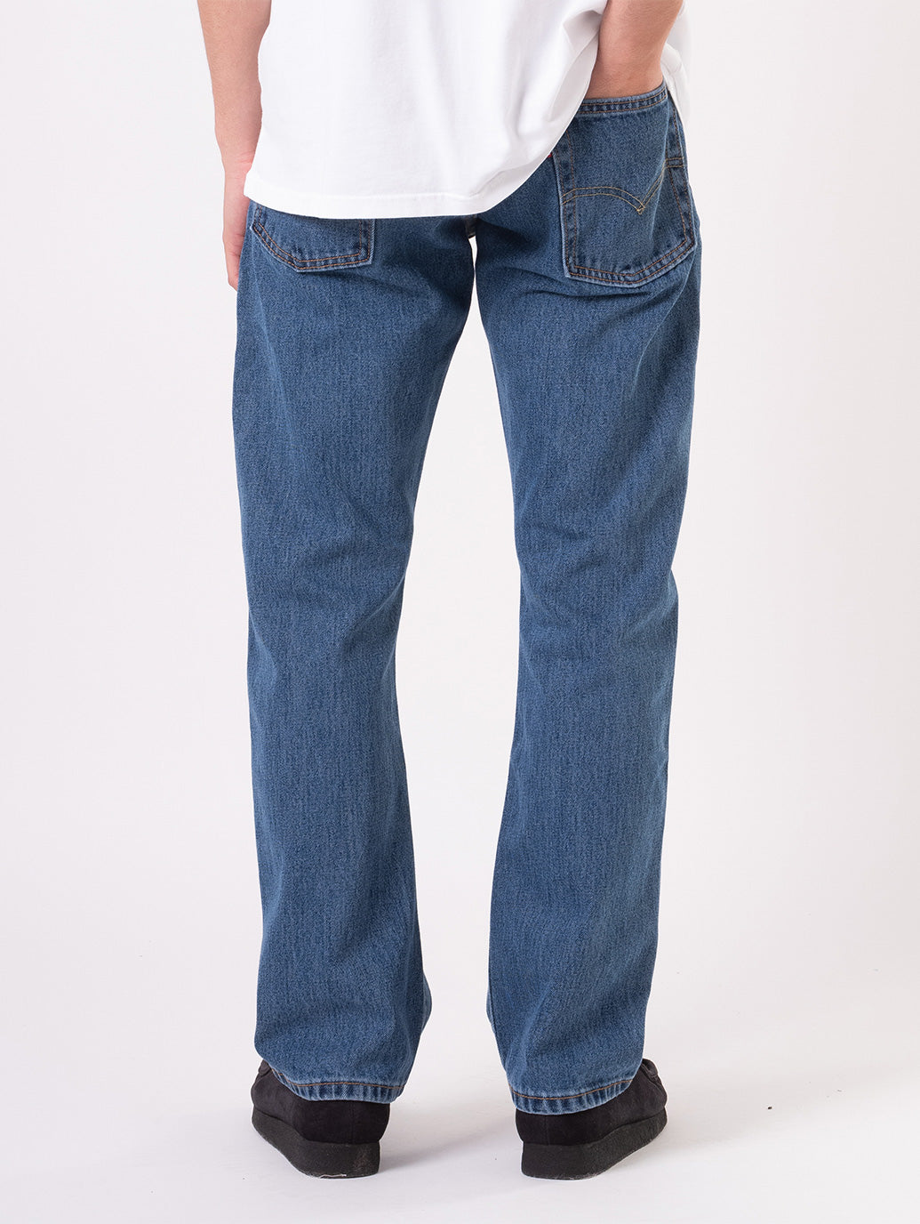 517™ ブーツカット ジーンズ ミディアムインディゴ – リーバイス®公式