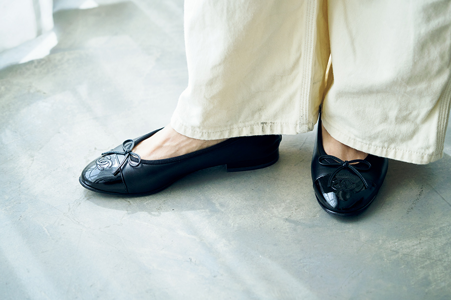 CHANEL フラットシューズ