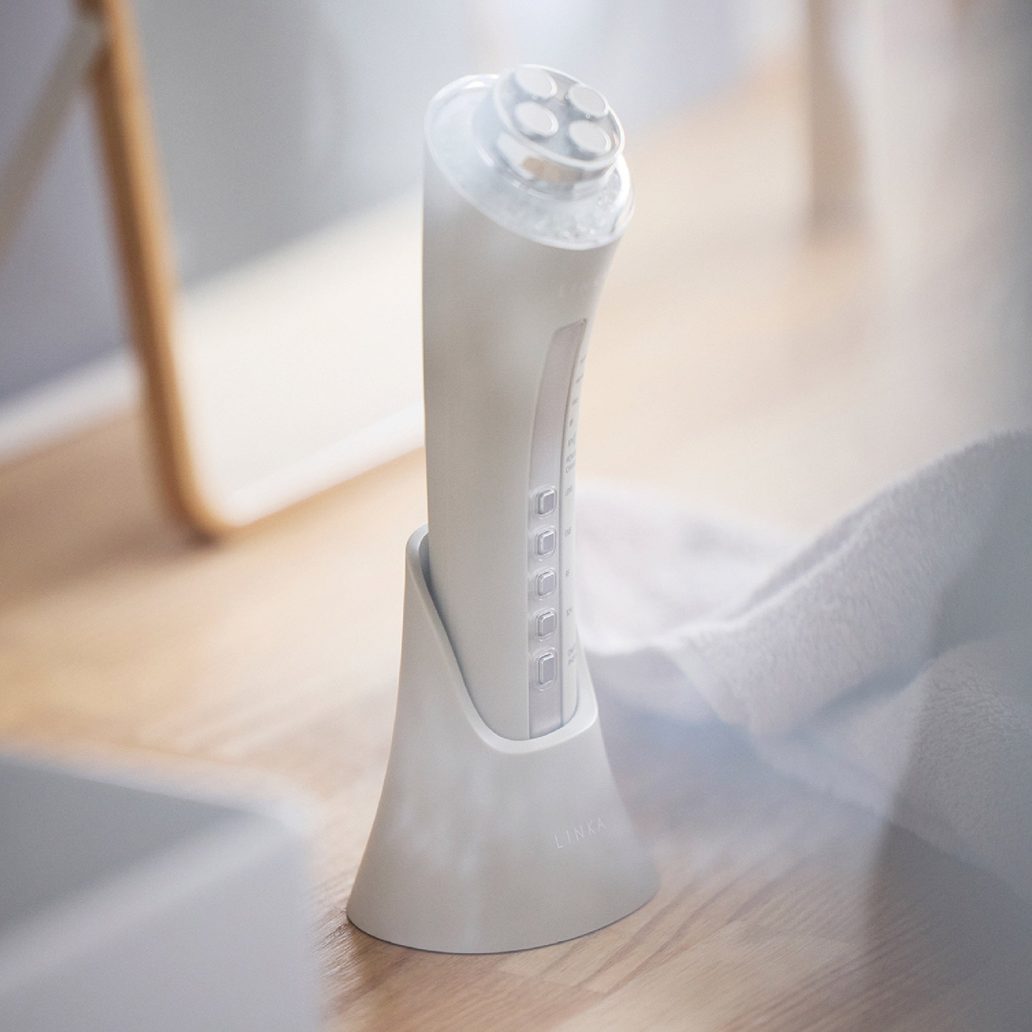 LINKA マルチフェイシャルトリートメント（EMS・LED・RF美顔器）