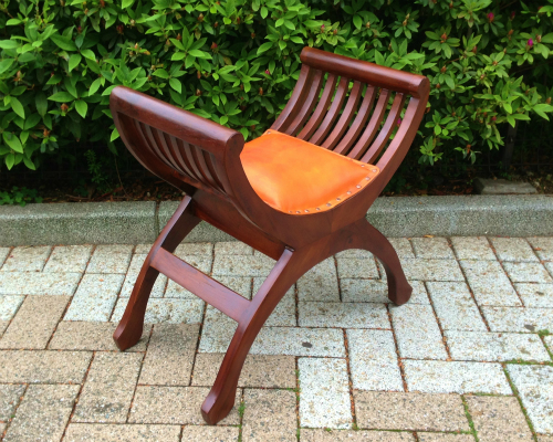 バリクラブチェア、カルティニベンチやクラブベンチなど呼び名は様々