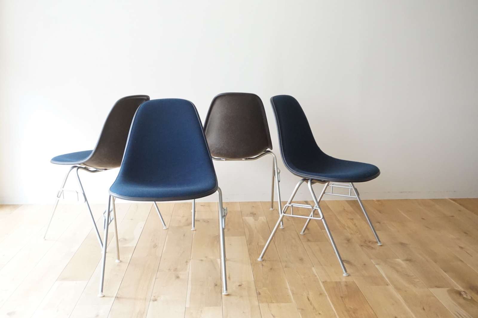 イームズ サイドシェルチェア – Lifewares & Co. | ライフウェアーズ