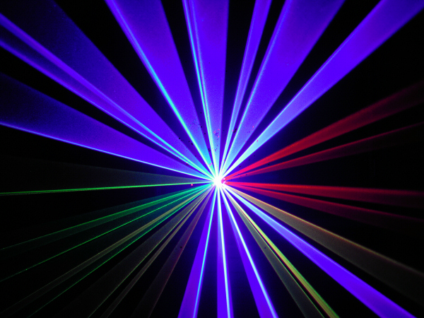 超小型で設置場所を選びません！650mwRGBカラーレーザーライト、超格安