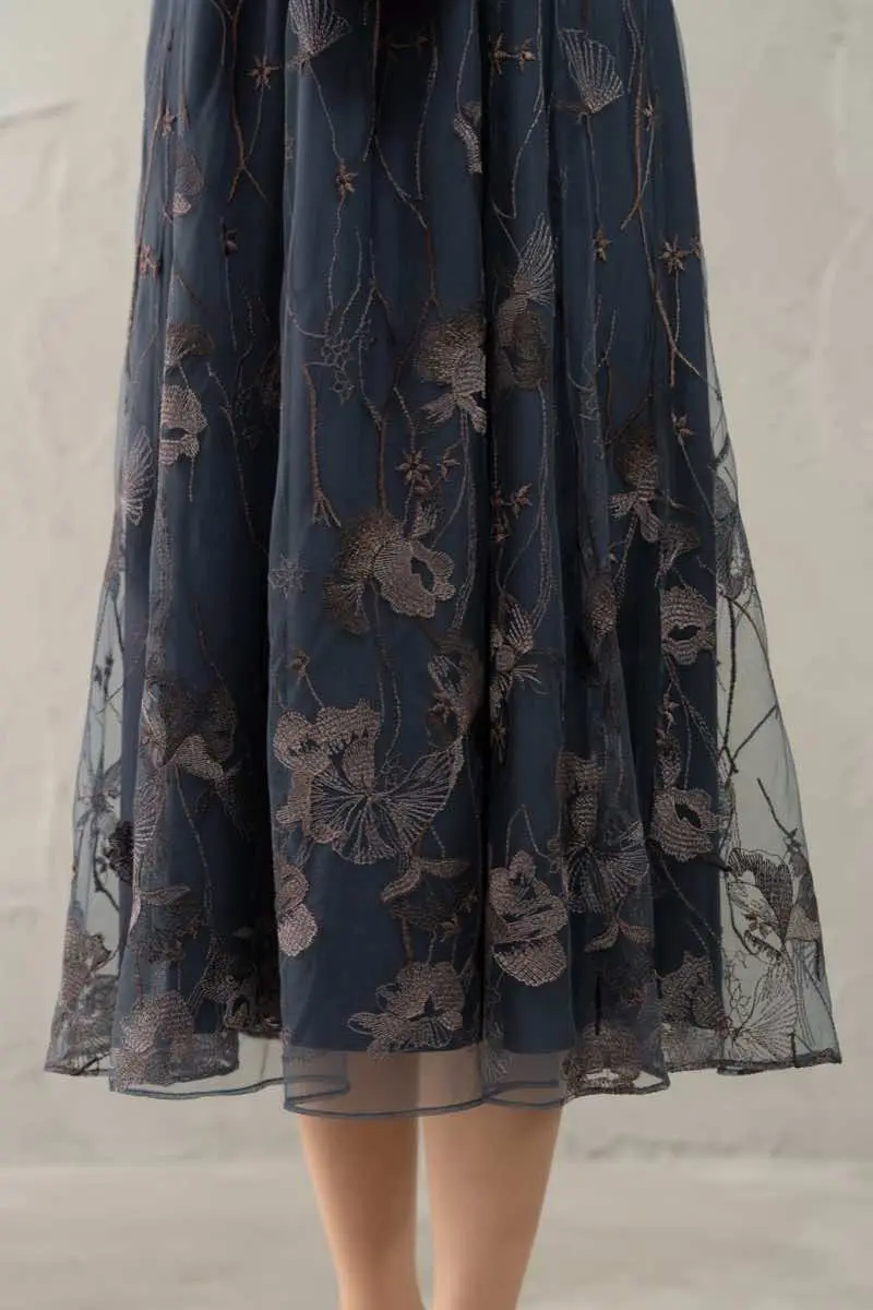 ネイビーのエンブロイダリーレースドレス | metoi | M | 結婚式