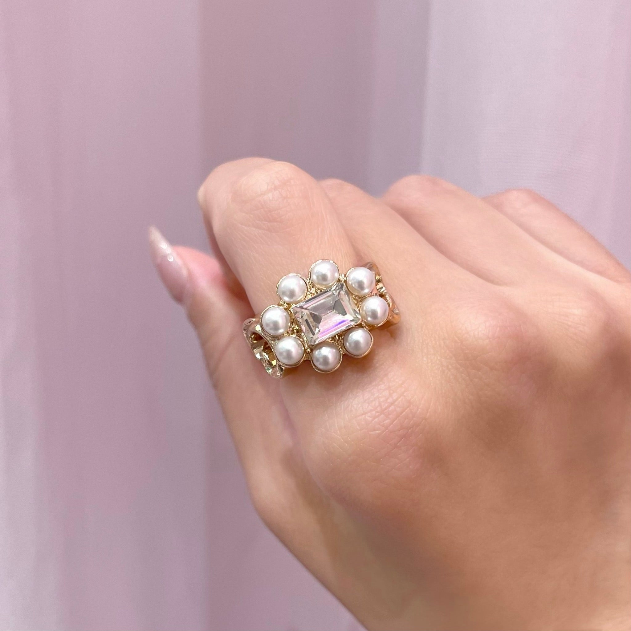 ヴィンテージ風パールフラワーリング（クリスタル） – Liquem