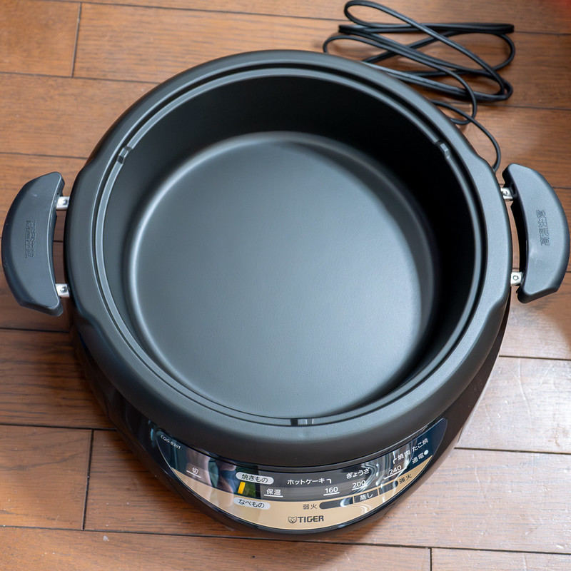 冬は鍋だね タイガー グリルなべ 3枚タイプ ブラウン CQG-B301T