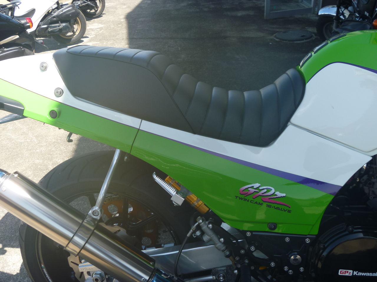 kawasaki GPZ900R カスタムシート製作 custom seat : MC Craft