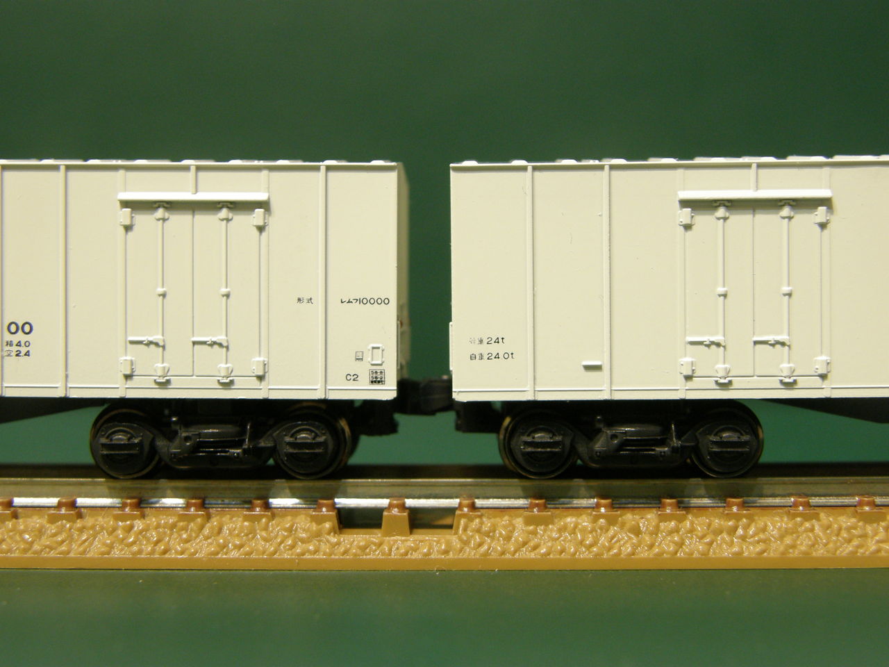 新規入線車両（KATO レムフ10000形、レサ10000形）と、意見を少々