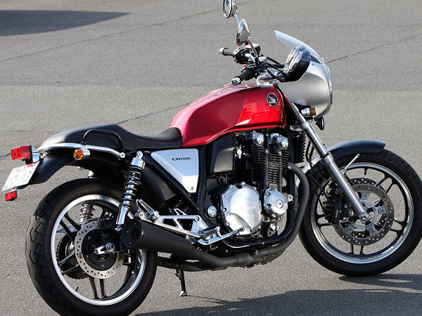 CB1100純正リアフェンダーカット（ショートフェンダー化）前編」「切断