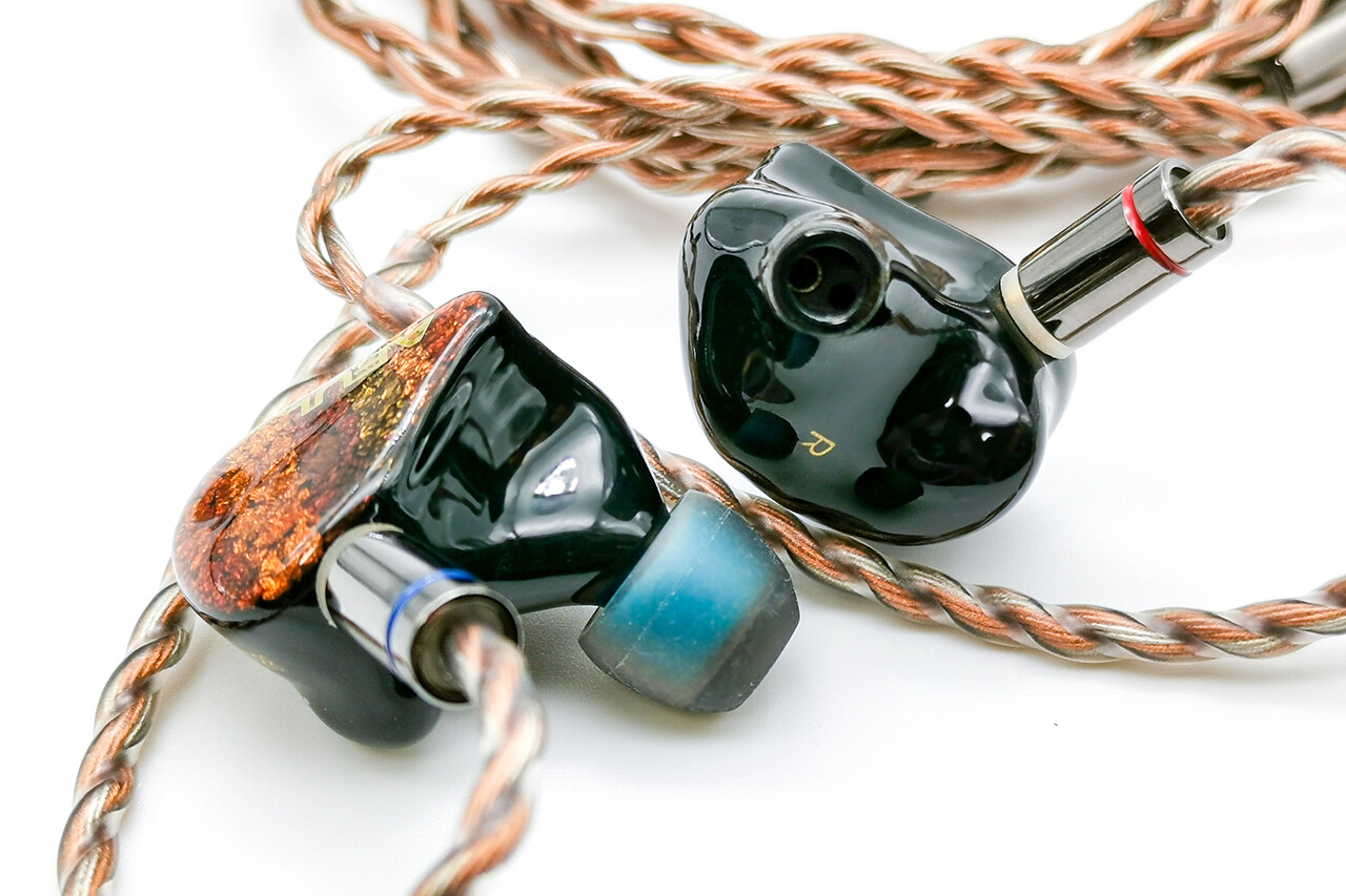 AFUL Performer8」 7BA+1DD構成に数々の特許技術で驚くほど上質な