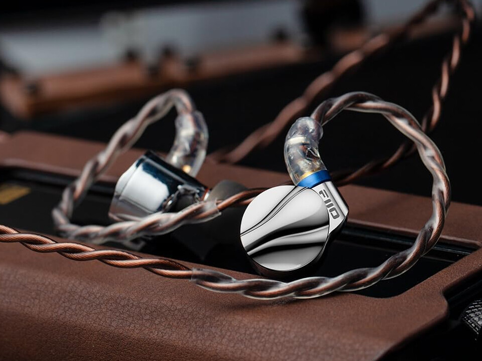 FiiO FD15」 大口径13.8mmドライバー搭載で質の高いニュートラル