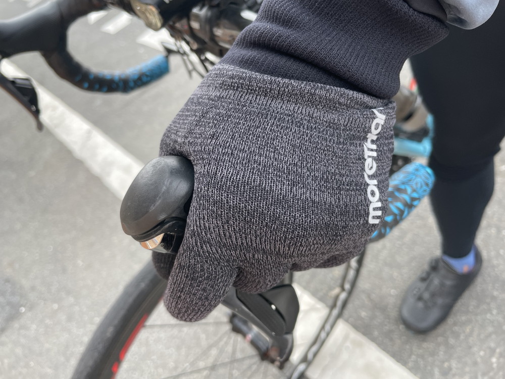 Morethanの「ニットウォータープルーフグローブ」を使い倒してみた感想