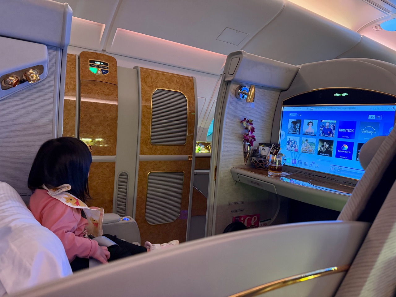 エミレーツ航空 ファーストクラス 機内設備・アメニティ・シート