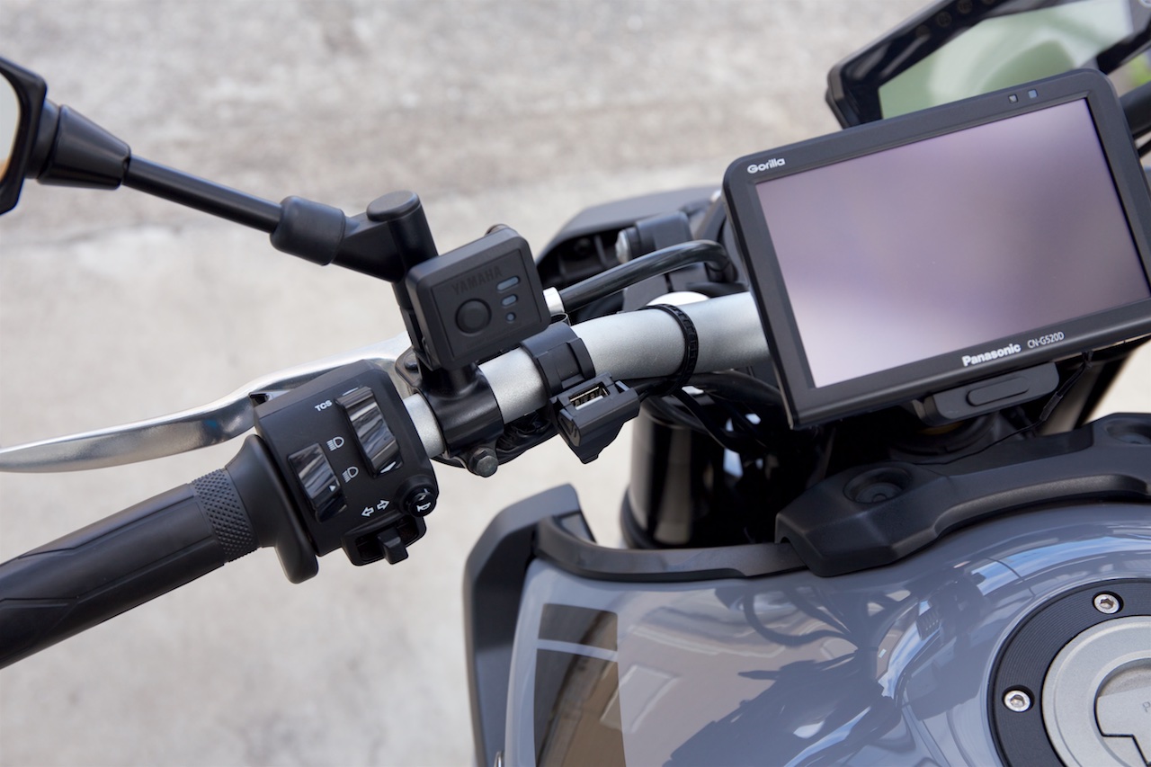 MT-09 ポータブルナビ ゴリラ CN-G520Dを取付けたけど : kamarin.net