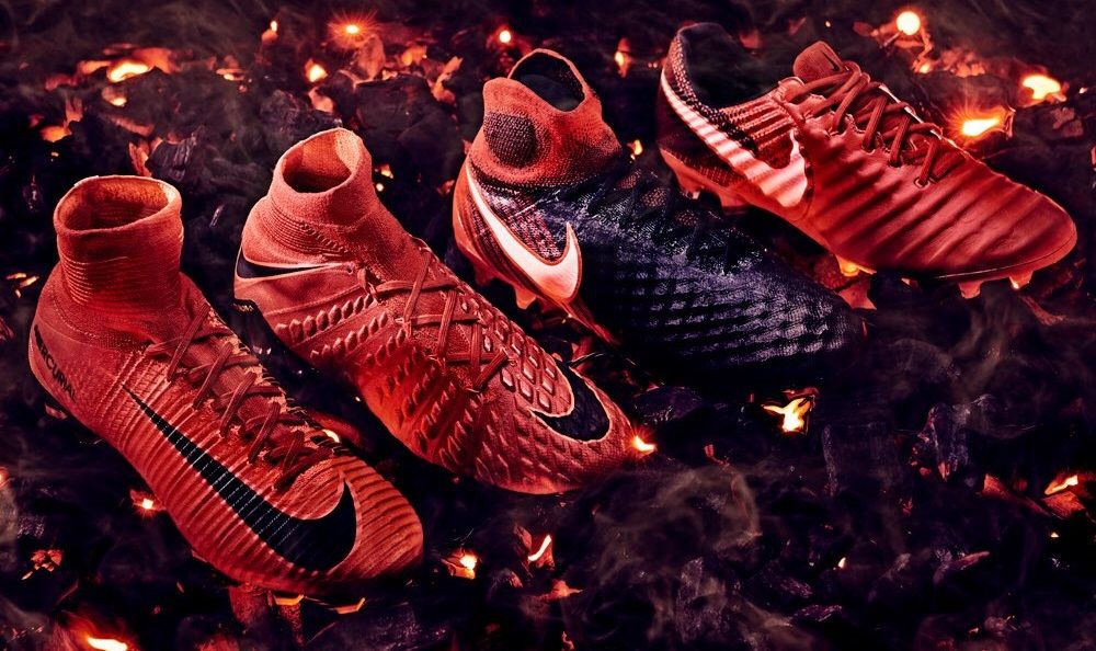 新色】 ナイキサッカースパイク PLAY FIRE & PLAY ICE PACK 正式公開