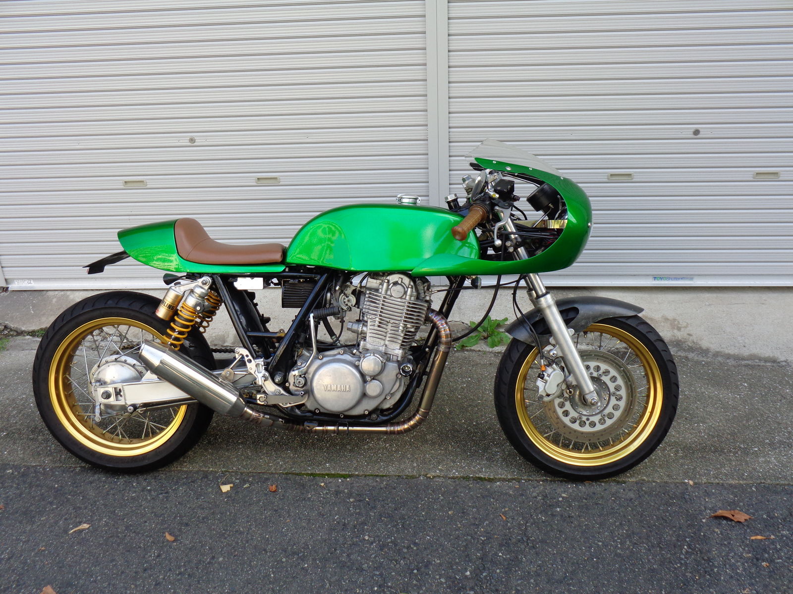 ☆SR400カフェレーサー・西宮市 Sさん キャンディグリーン : MOTO-DOG