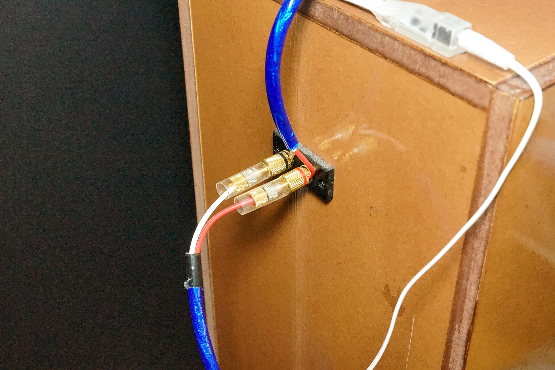 バナナプラグを Oyaide オヤイデ SRBN に交換しました : 趣味の「写真