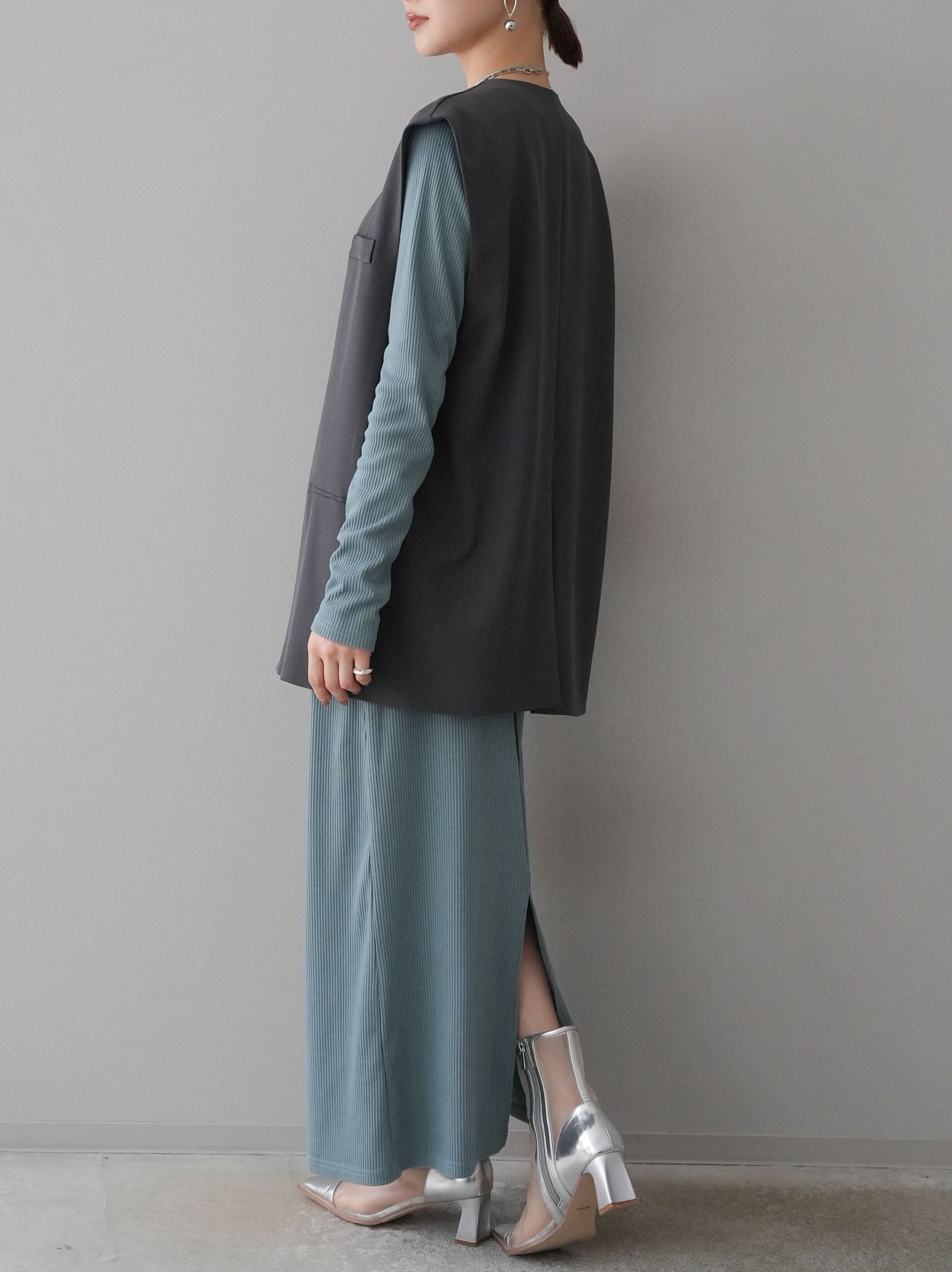 予約]ウエストタックショルダーデザインカットリブワンピース/サックス