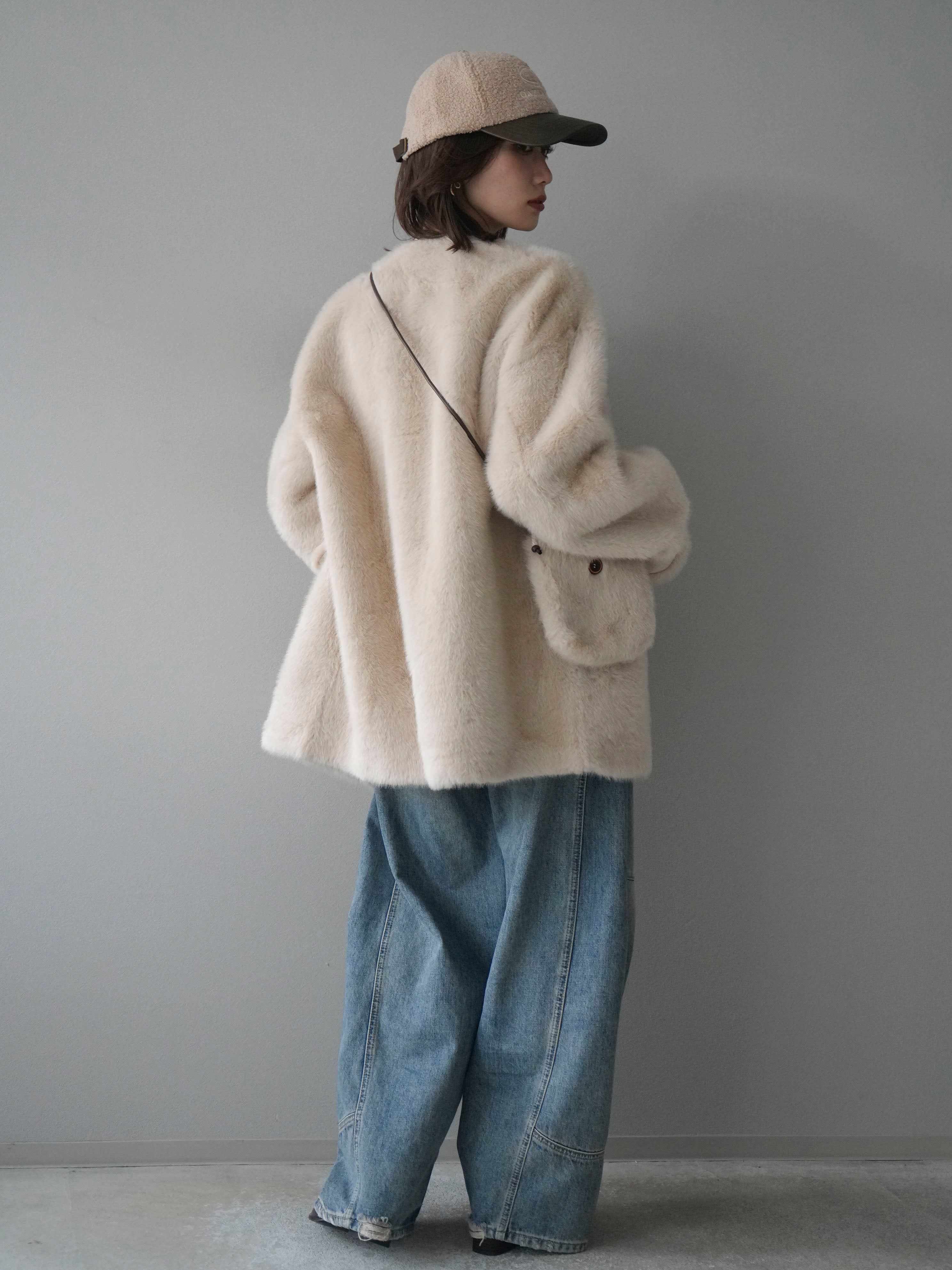 SET]バッグ付エコファーノーカラーコート+ベルト付カーブデニムパンツ