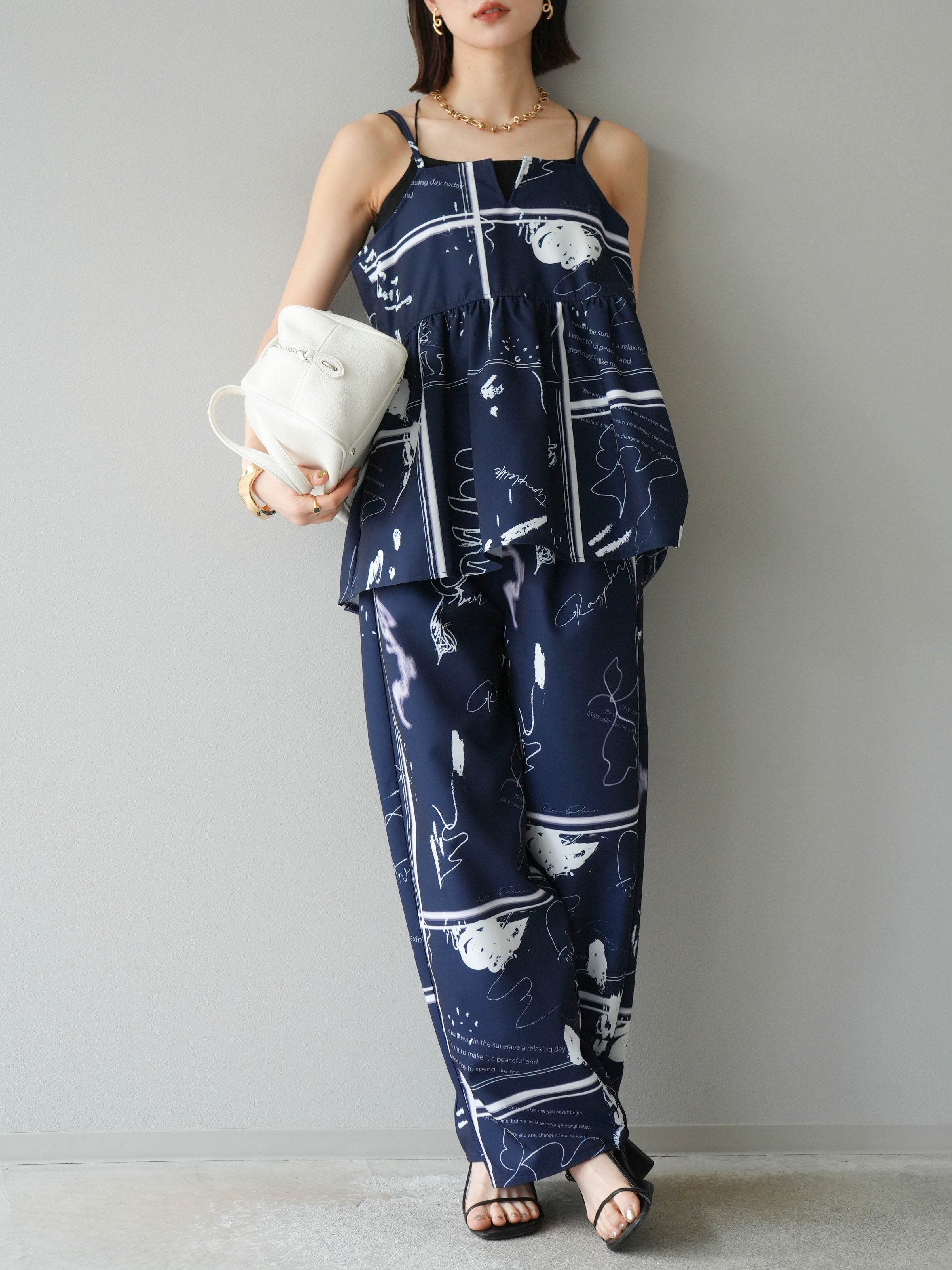 予約]ペイント柄キャミソール/ネイビー – Lumier