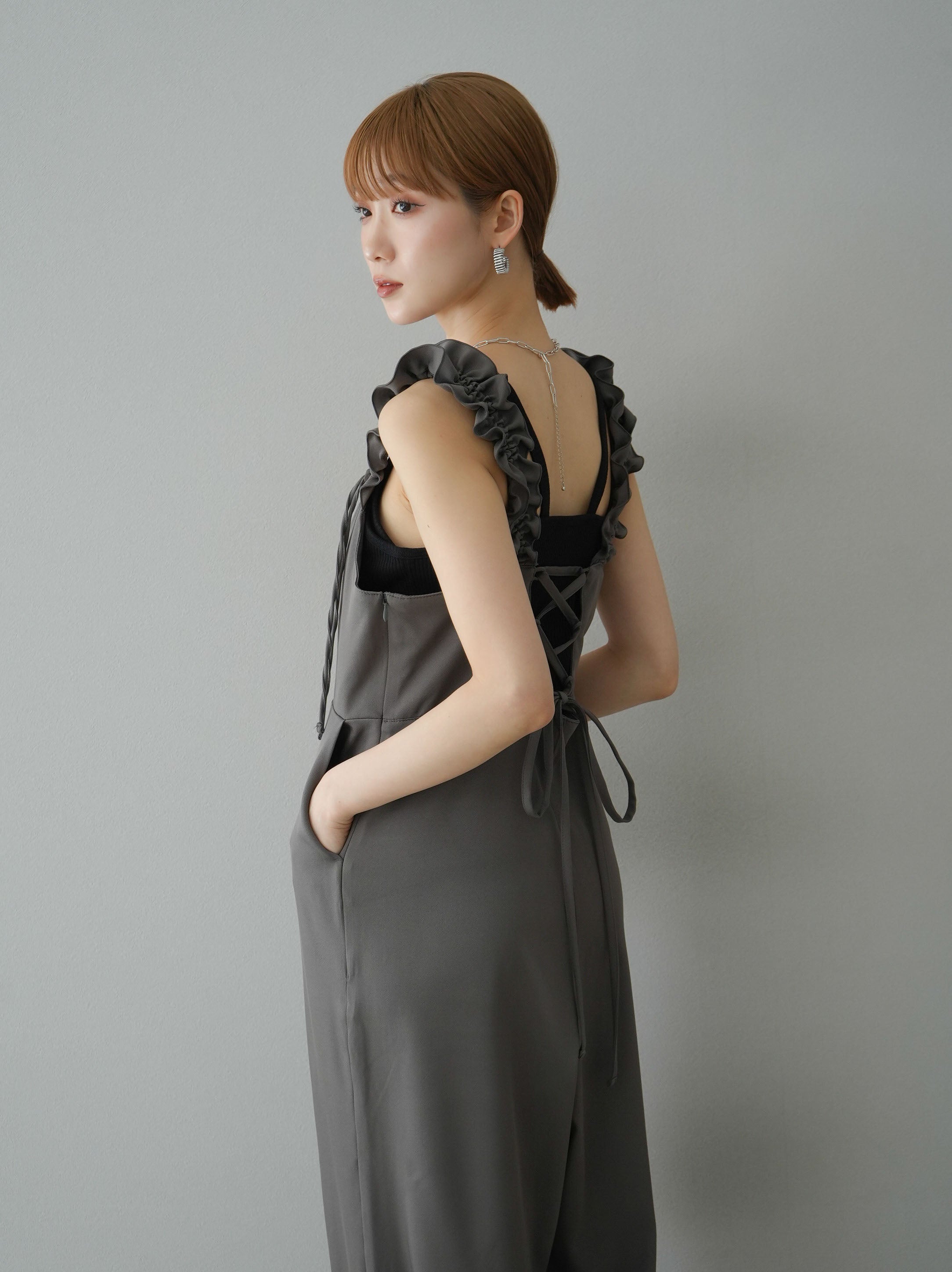 予約]レースアップフリルオールインワン/グレー – Lumier