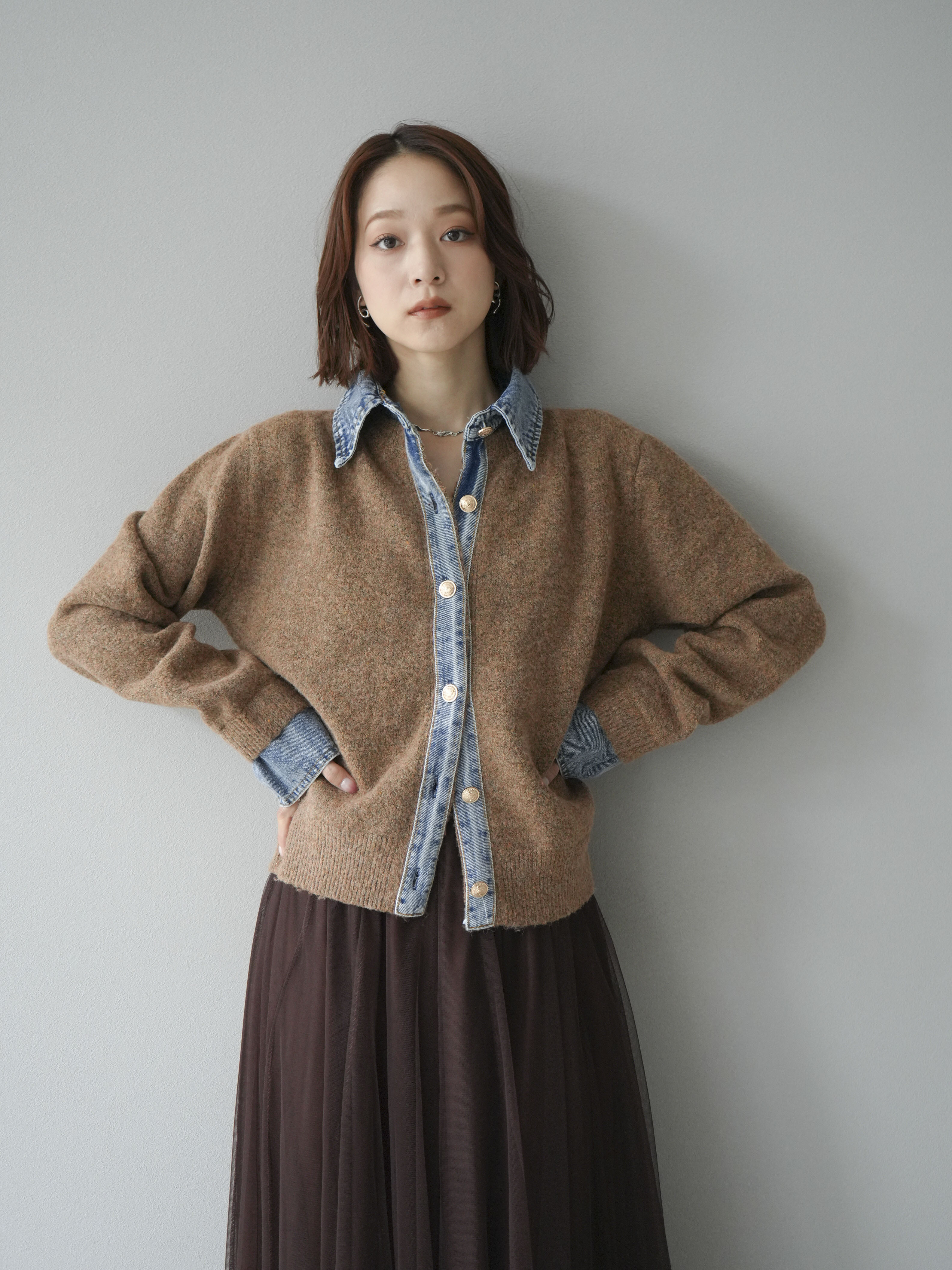 予約]デニム襟ボタンニットカーディガン/キャメル – Lumier