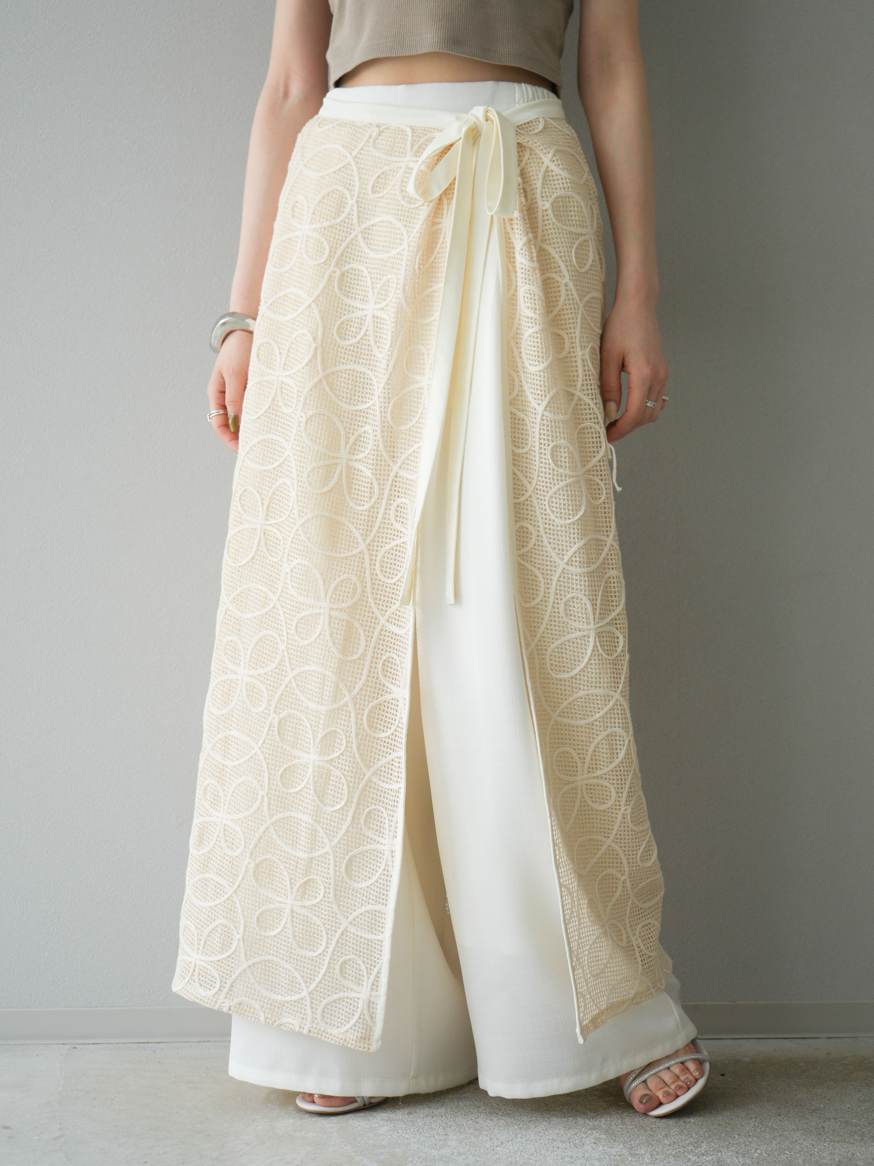 予約]メッシュコード刺繍ラップスカート/アイボリー – Lumier