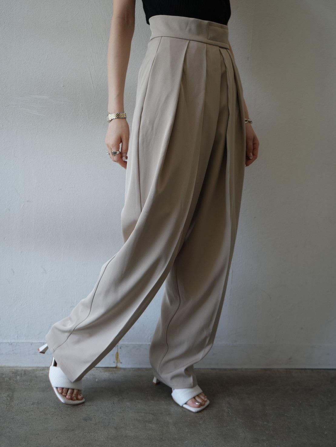 予約]ウエストテープラップデザインワイドパンツ/グレージュ – Lumier